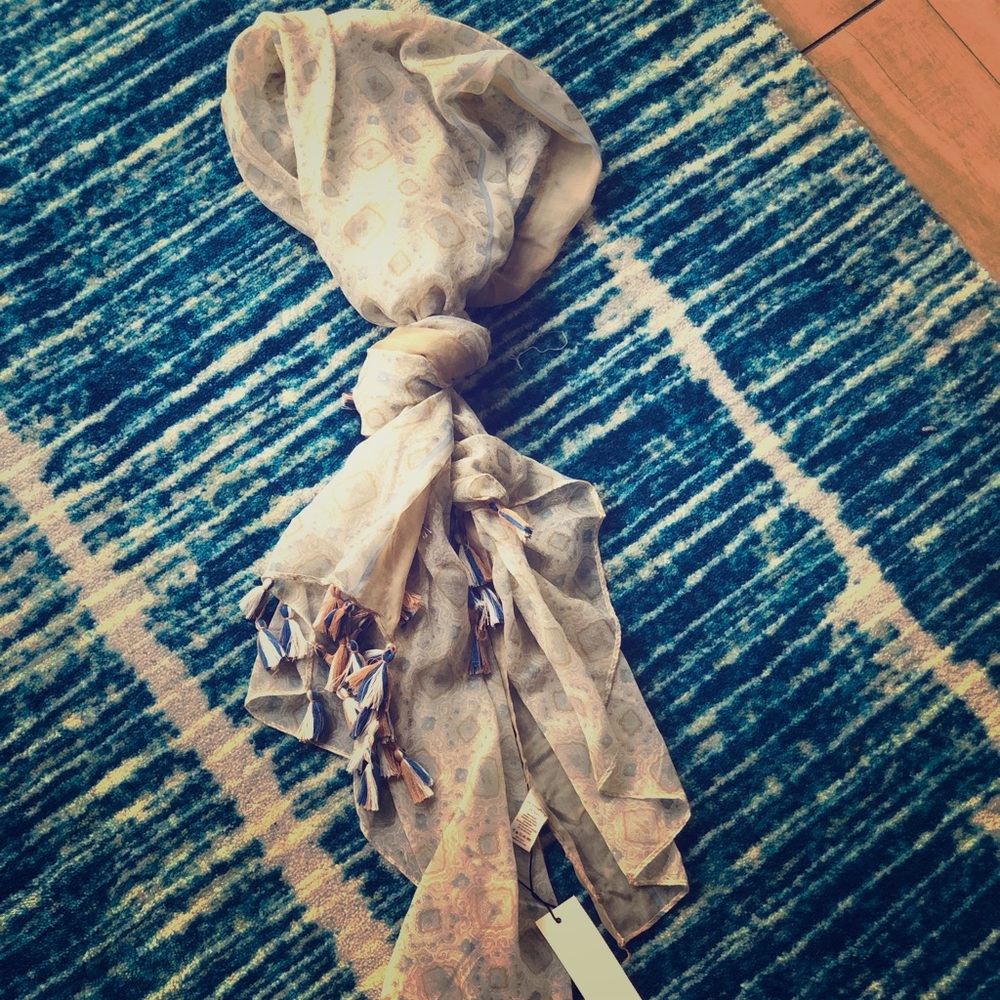 Tassel scarf